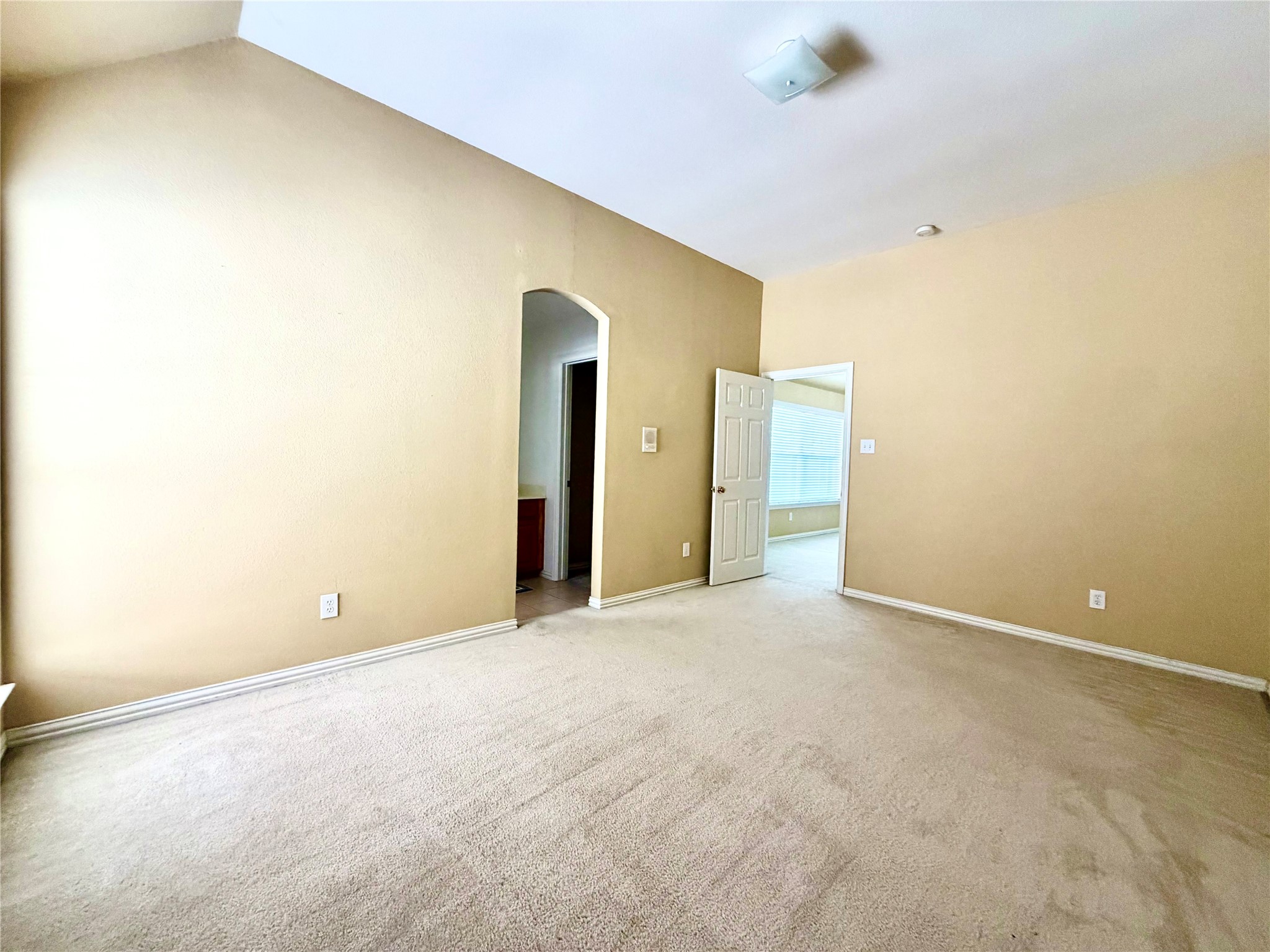 525 Salisbury Drive Grand Prairie TX 75052