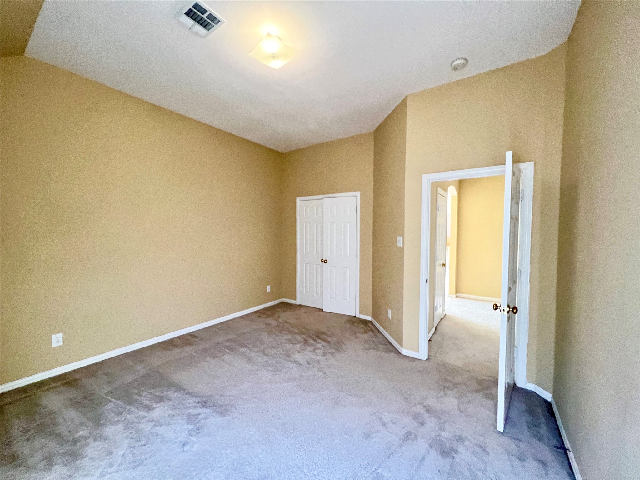 525 Salisbury Drive Grand Prairie TX 75052