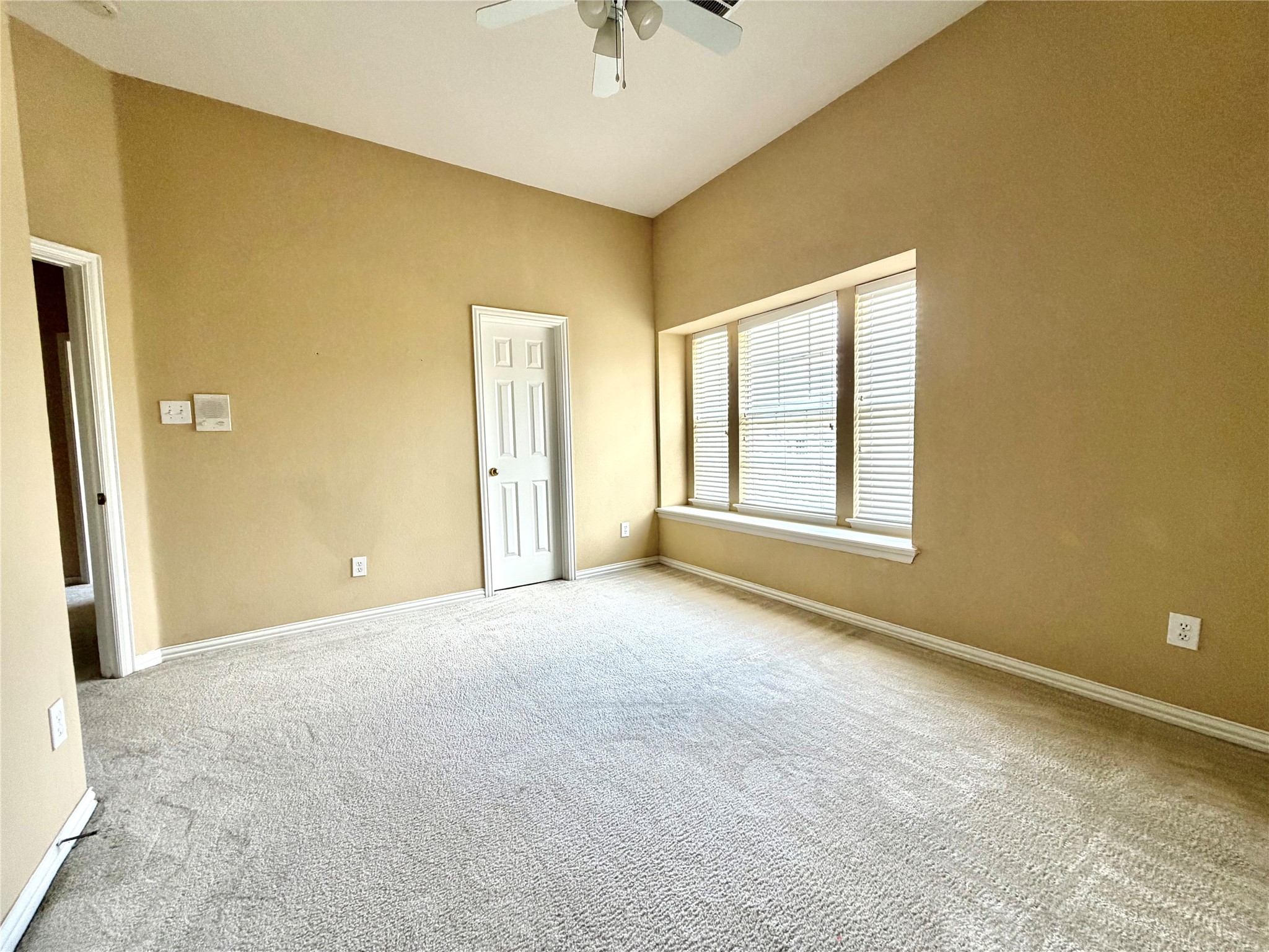 525 Salisbury Drive Grand Prairie TX 75052