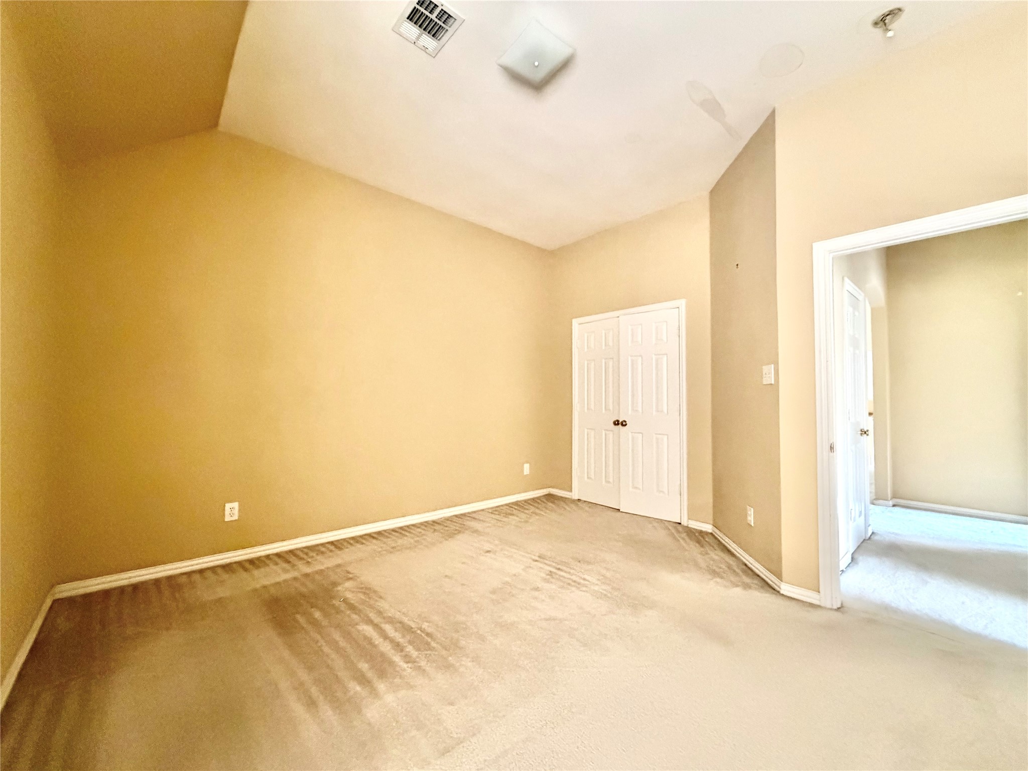 525 Salisbury Drive Grand Prairie TX 75052