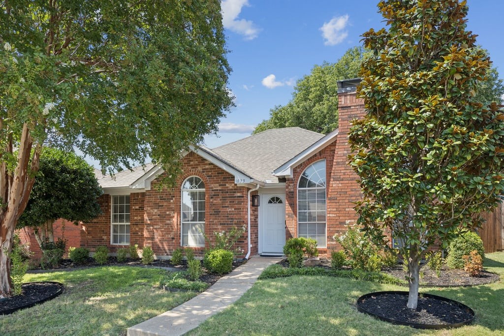 1823 Dew Valley Drive Carrollton TX 75010