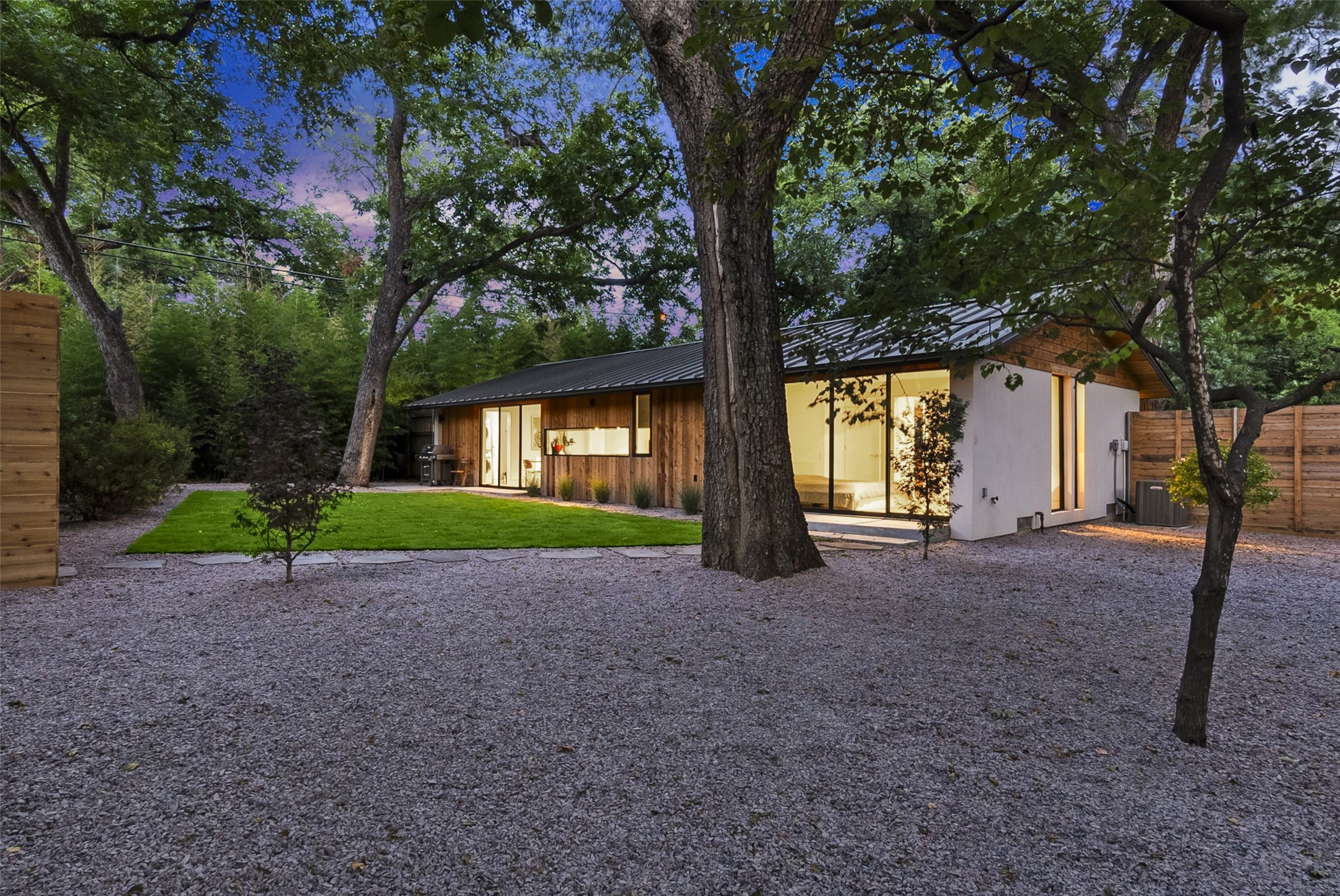 8571 Eustis Avenue Dallas TX 75218