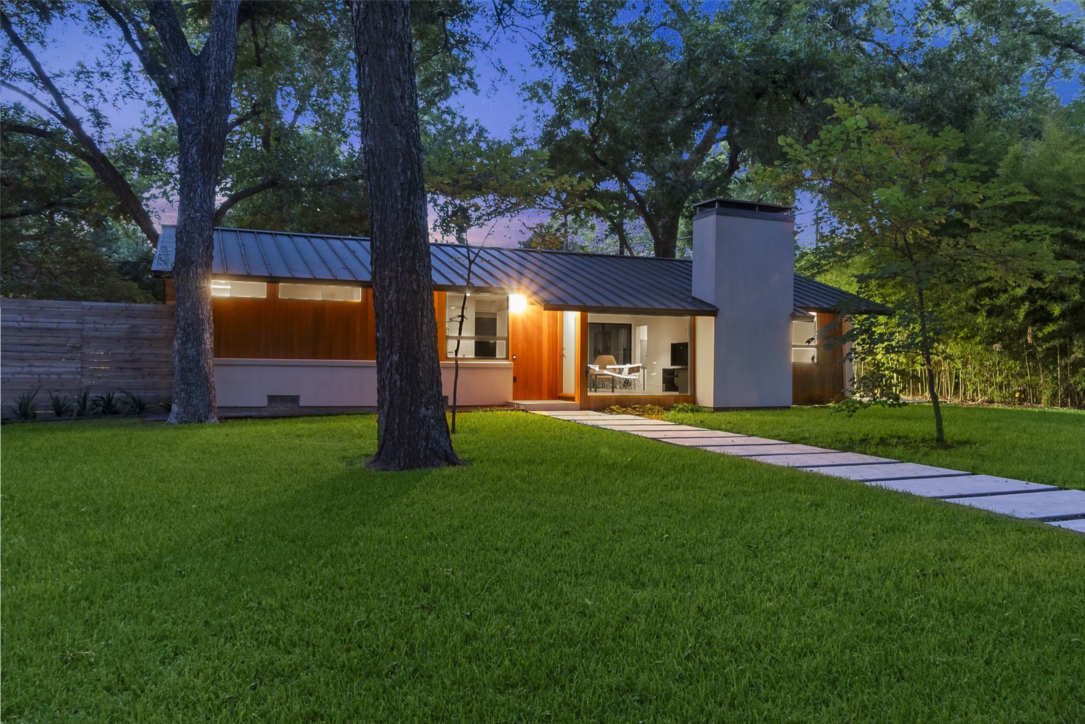 8571 Eustis Avenue Dallas TX 75218