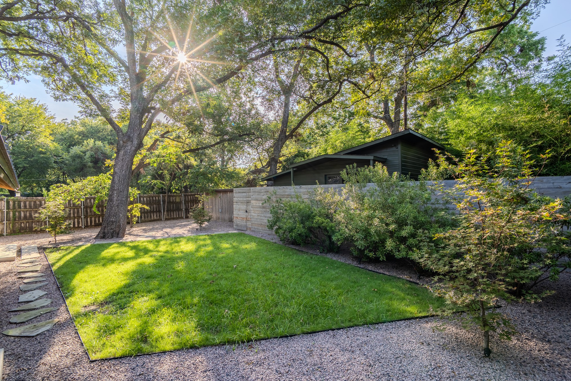 8571 Eustis Avenue Dallas TX 75218