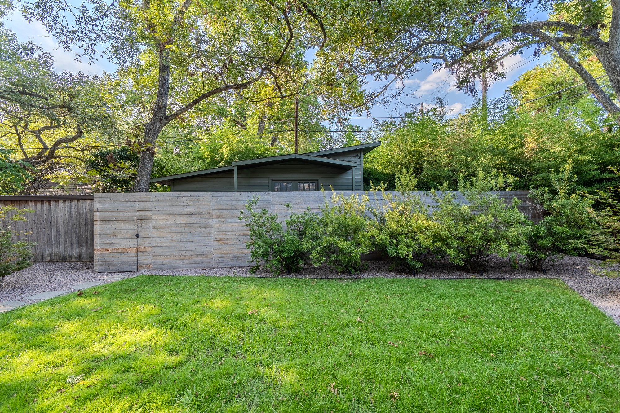 8571 Eustis Avenue Dallas TX 75218