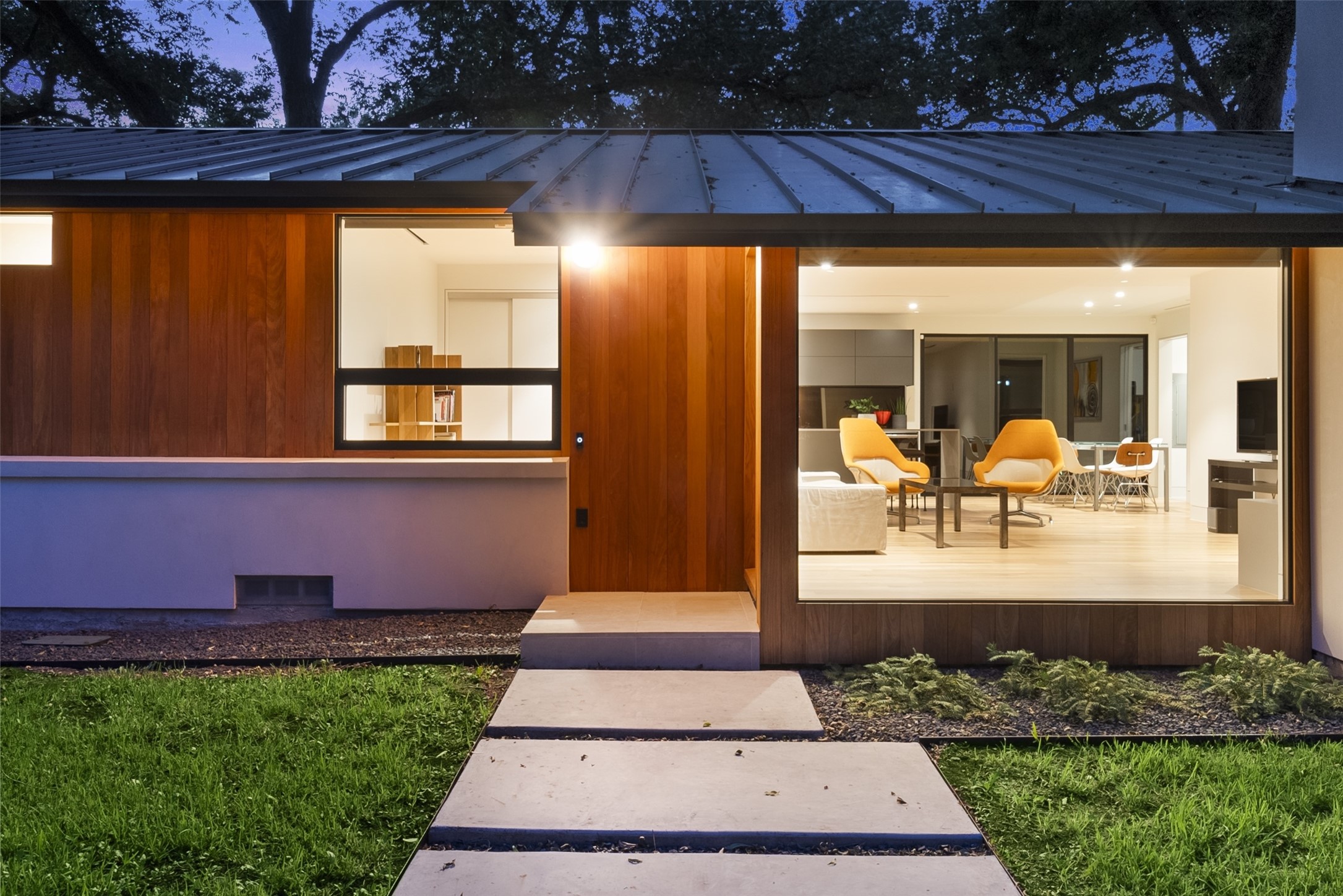 8571 Eustis Avenue Dallas TX 75218