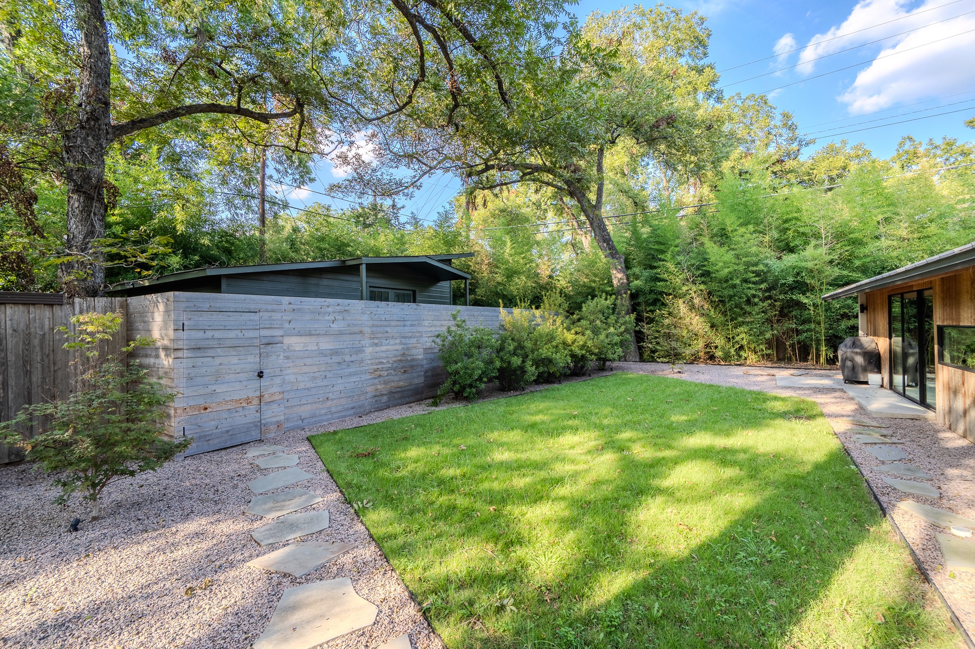 8571 Eustis Avenue Dallas TX 75218