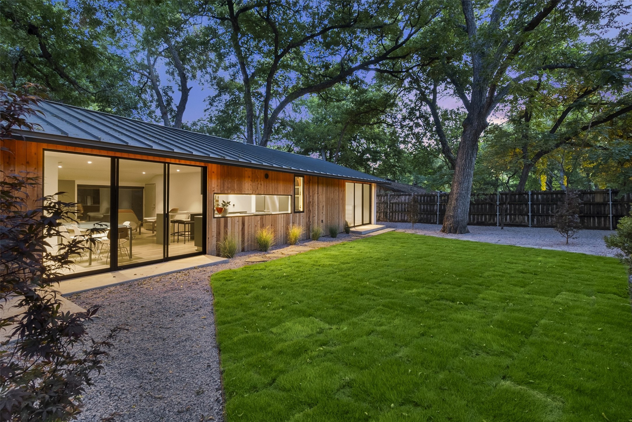 8571 Eustis Avenue Dallas TX 75218