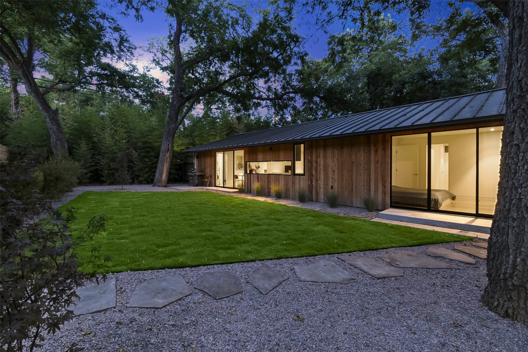8571 Eustis Avenue Dallas TX 75218