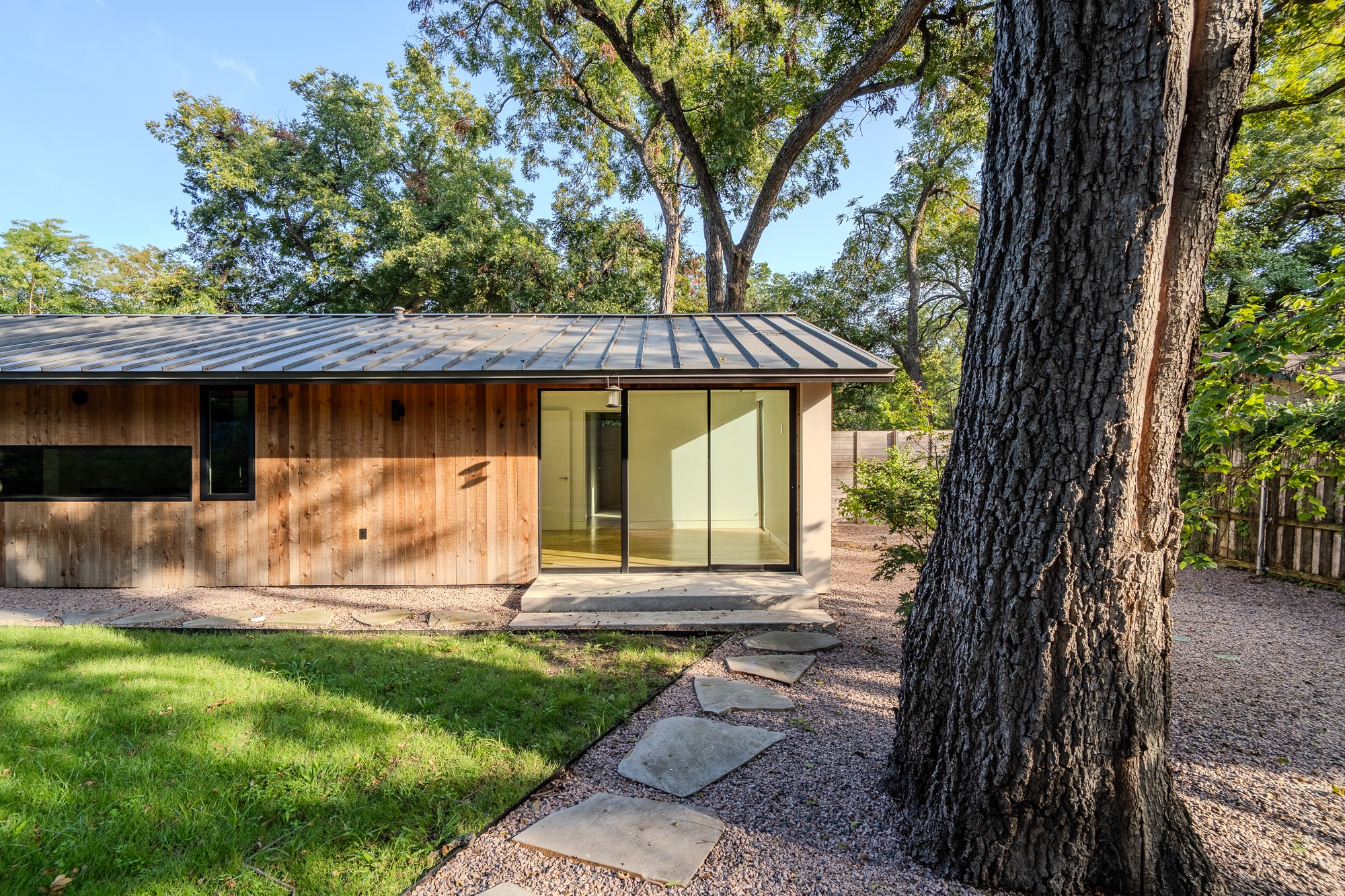8571 Eustis Avenue Dallas TX 75218