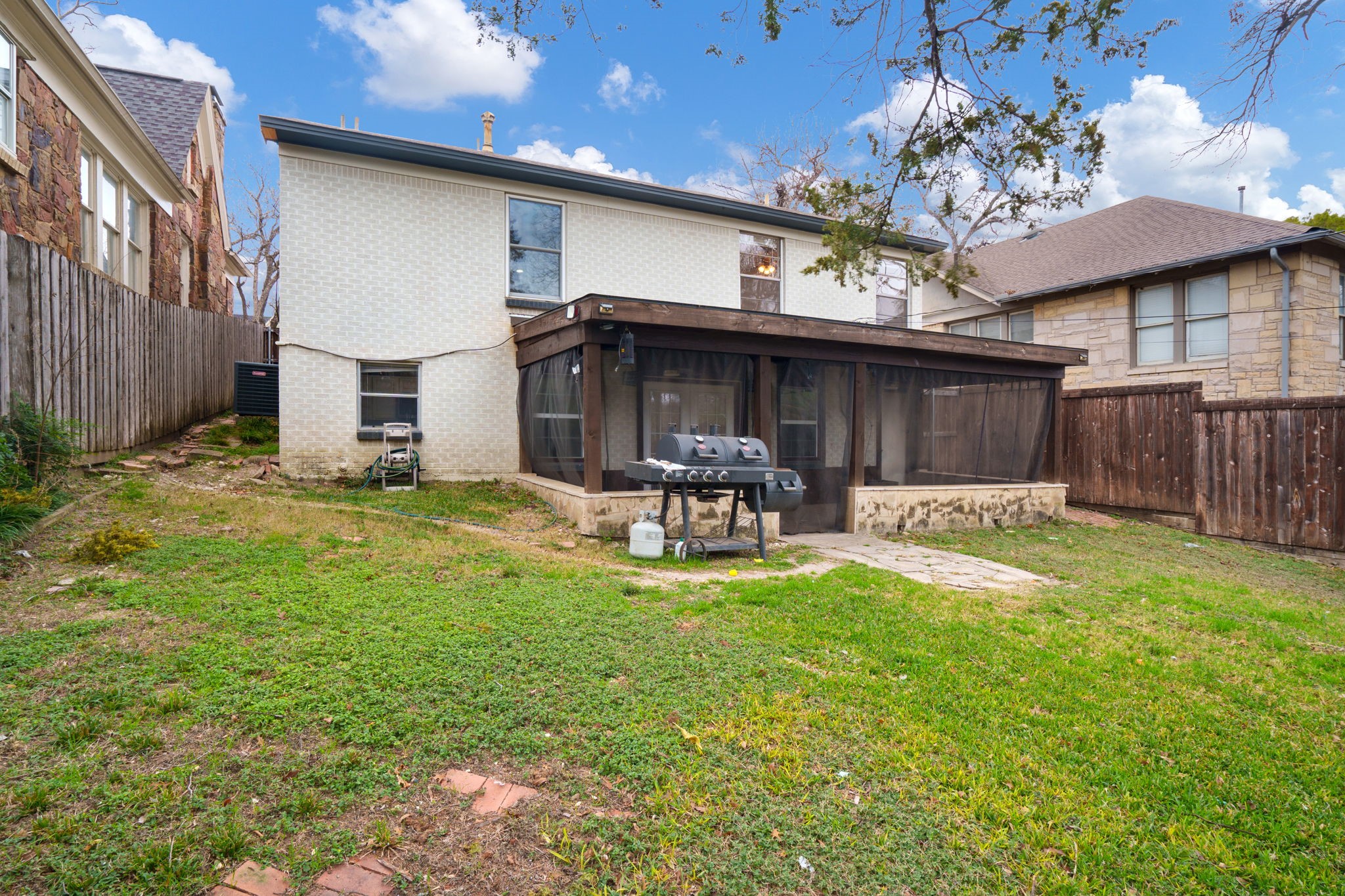 1614 Seevers Avenue Dallas TX 75216