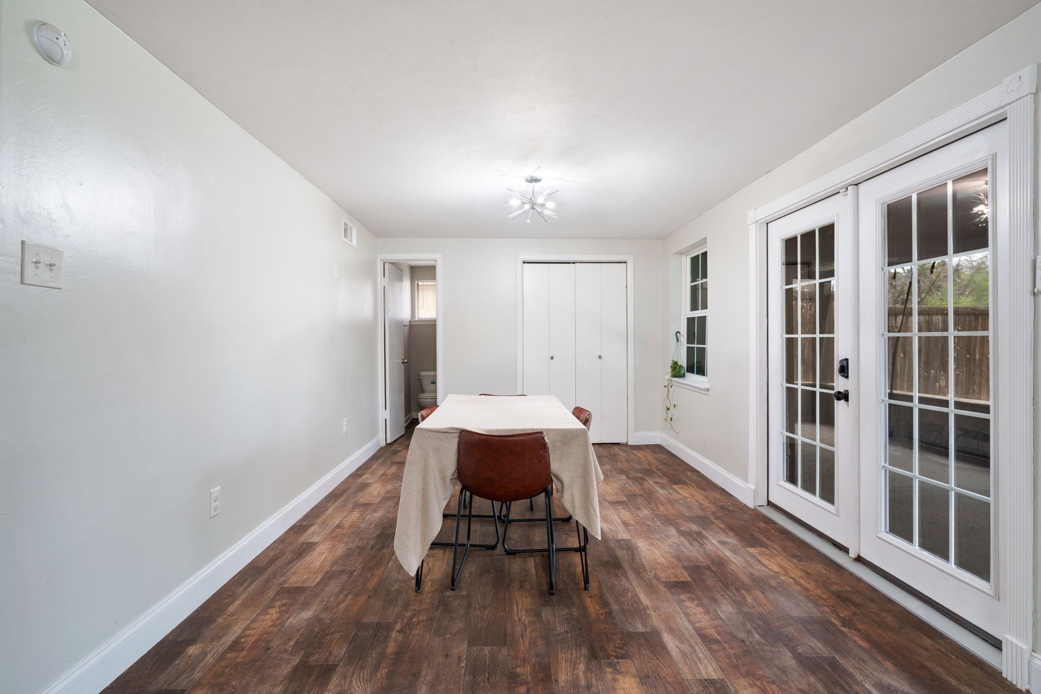 1614 Seevers Avenue Dallas TX 75216