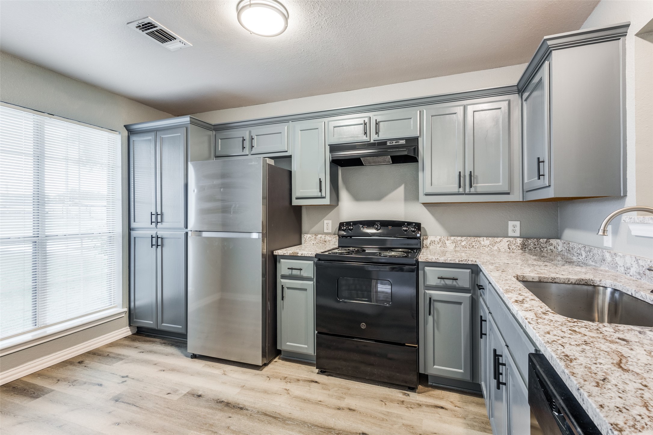914-916 S Interurban Street Anna TX 75409
