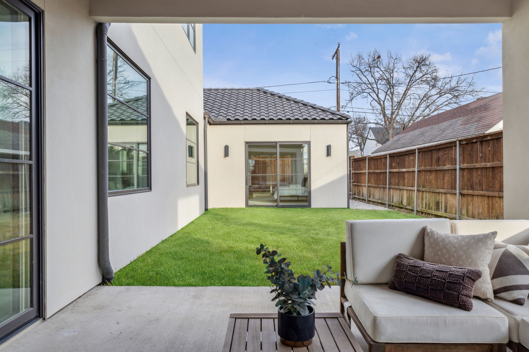 7526 Kenwell Street Dallas TX 75209
