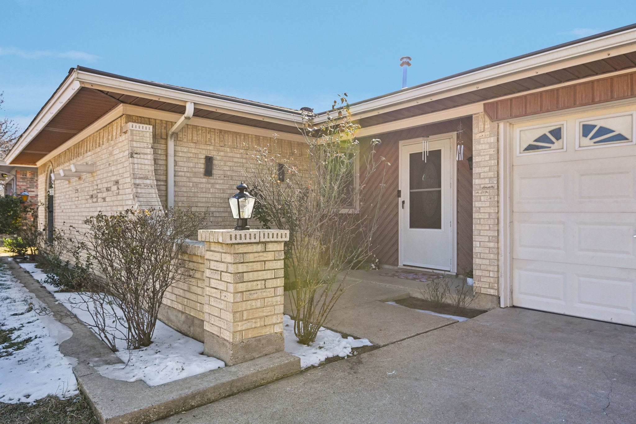 2106 Avalon Lane Arlington TX 76014