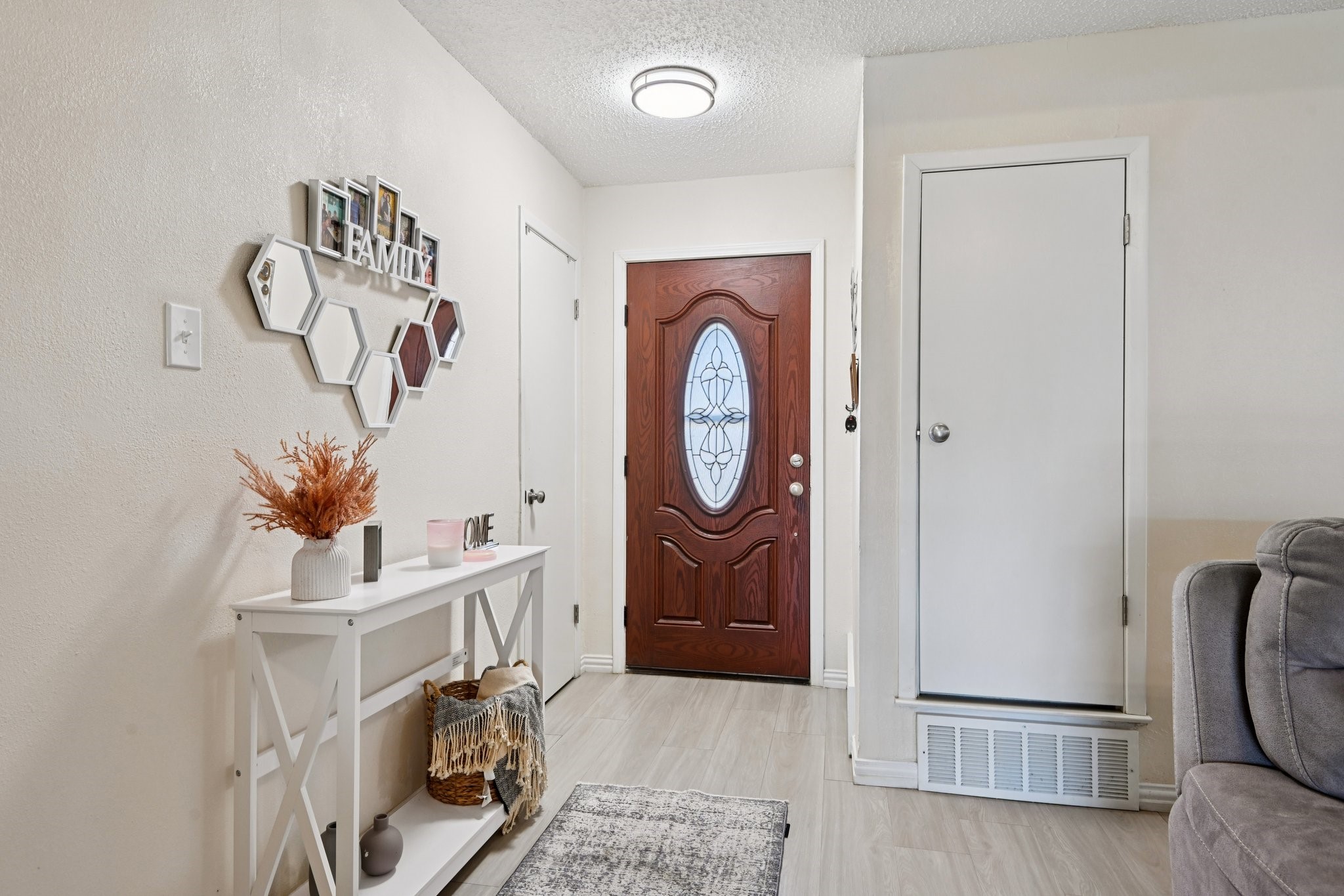 2106 Avalon Lane Arlington TX 76014