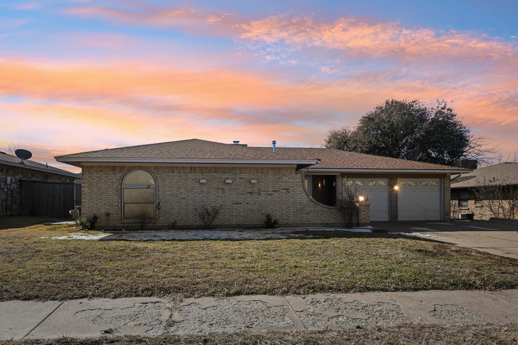 2106 Avalon Lane Arlington TX 76014
