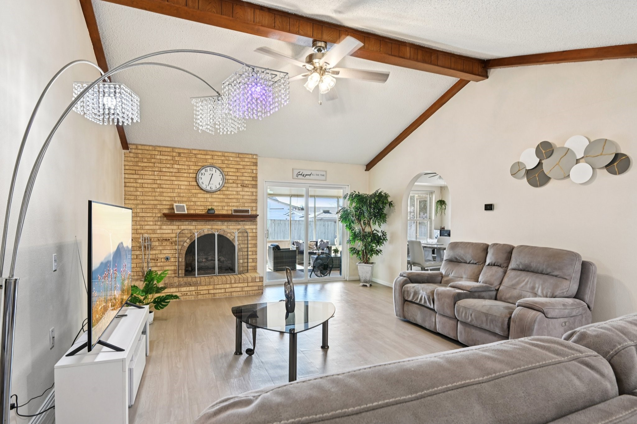 2106 Avalon Lane Arlington TX 76014