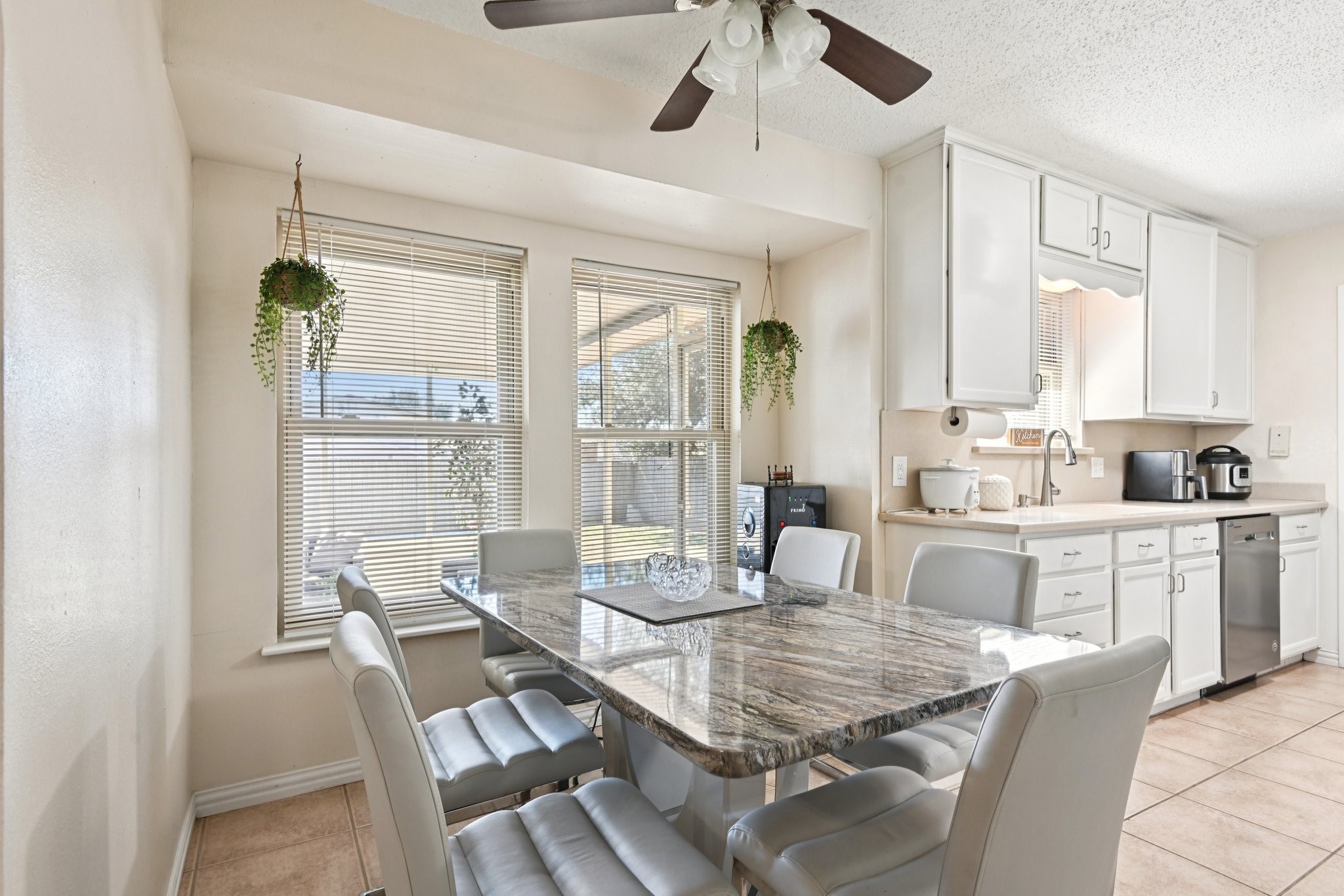2106 Avalon Lane Arlington TX 76014
