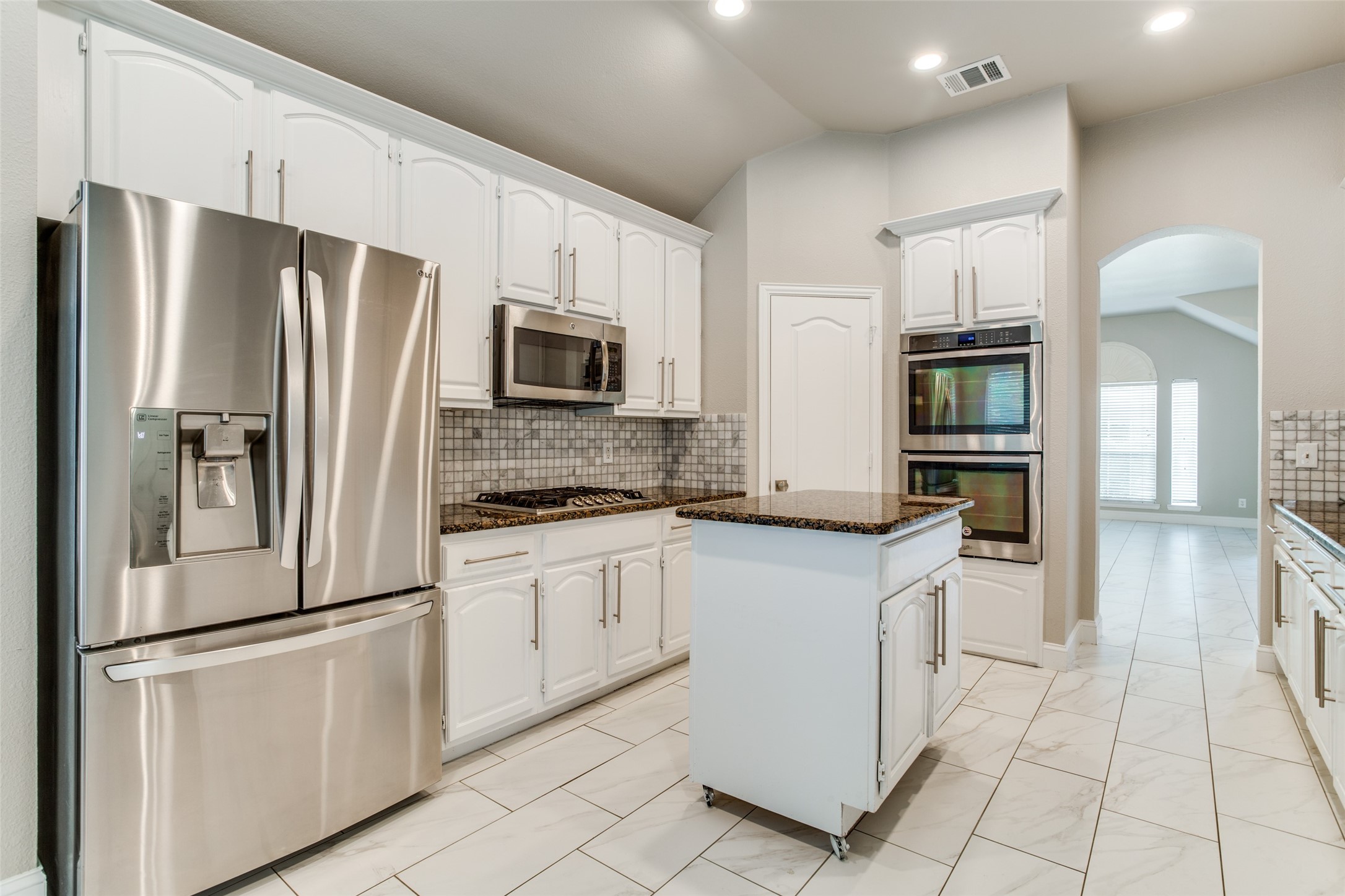 7006 Woodsprings Drive Garland TX 75044