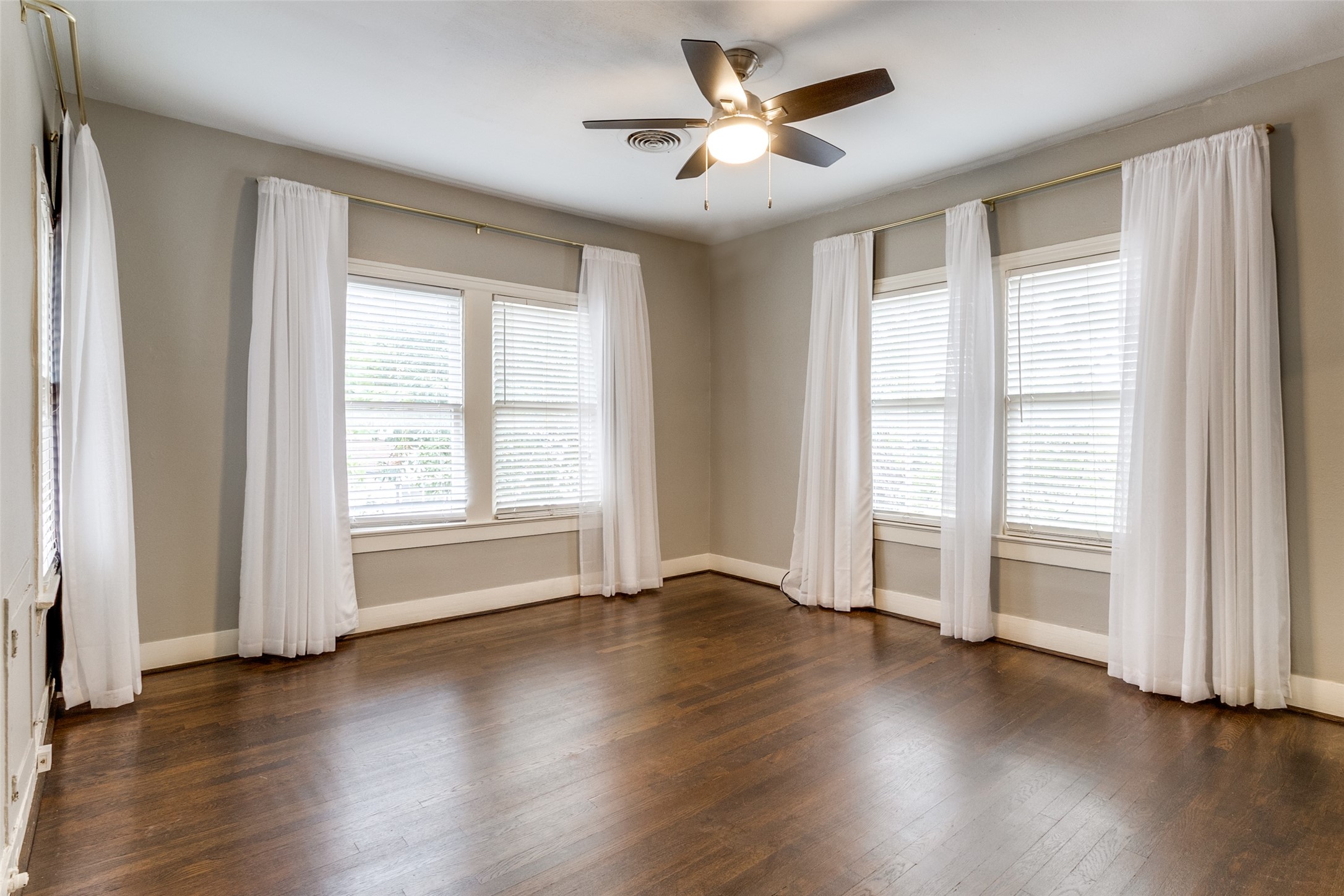 4503 Gilbert Avenue Dallas TX 75219