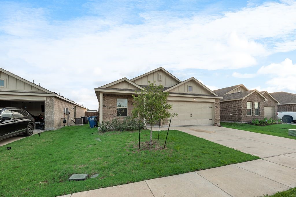 1012 Barkers Pond Avenue Forney TX 75126