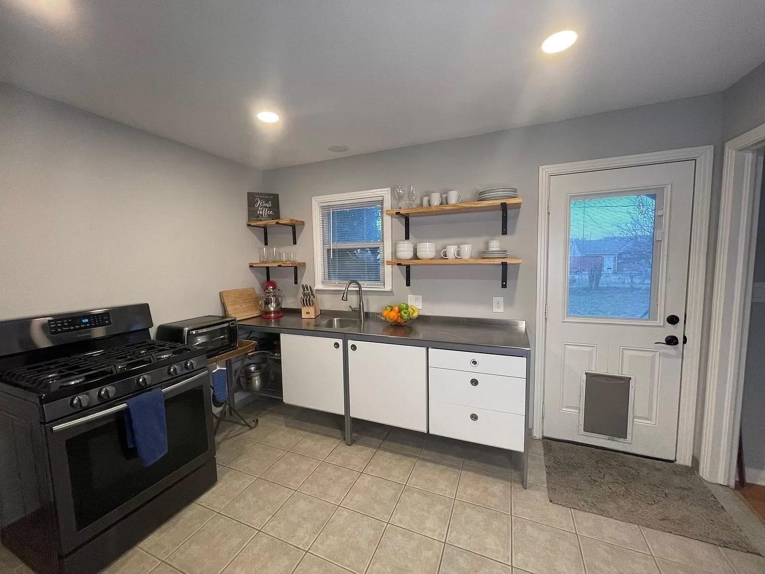313 Hillcrest Avenue Richardson TX 75081