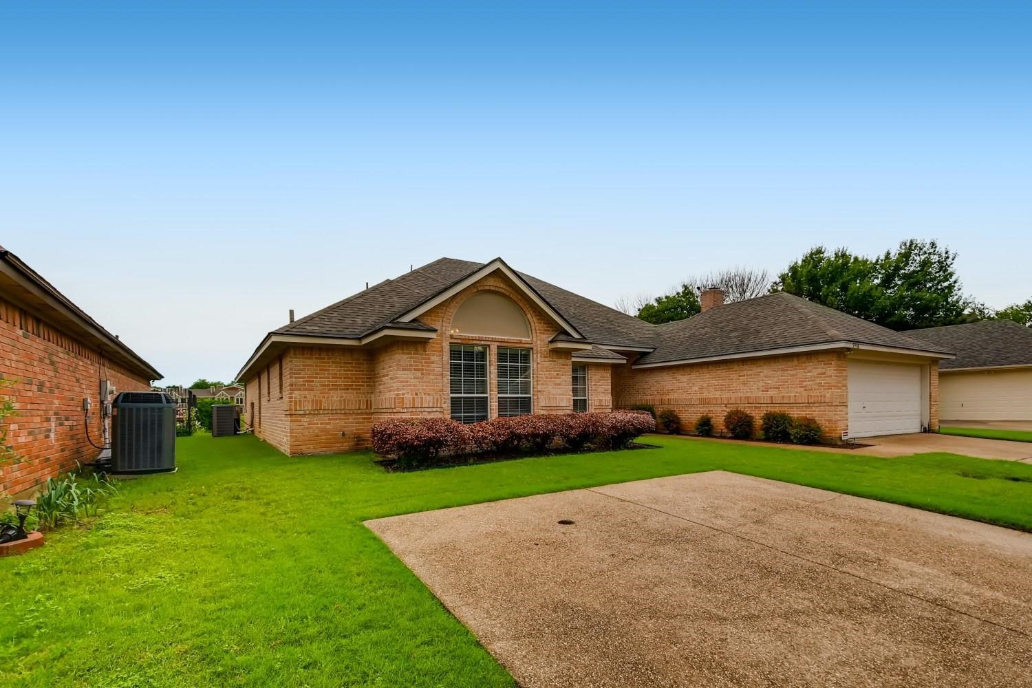 5930 River Bend Drive Benbrook TX 76132
