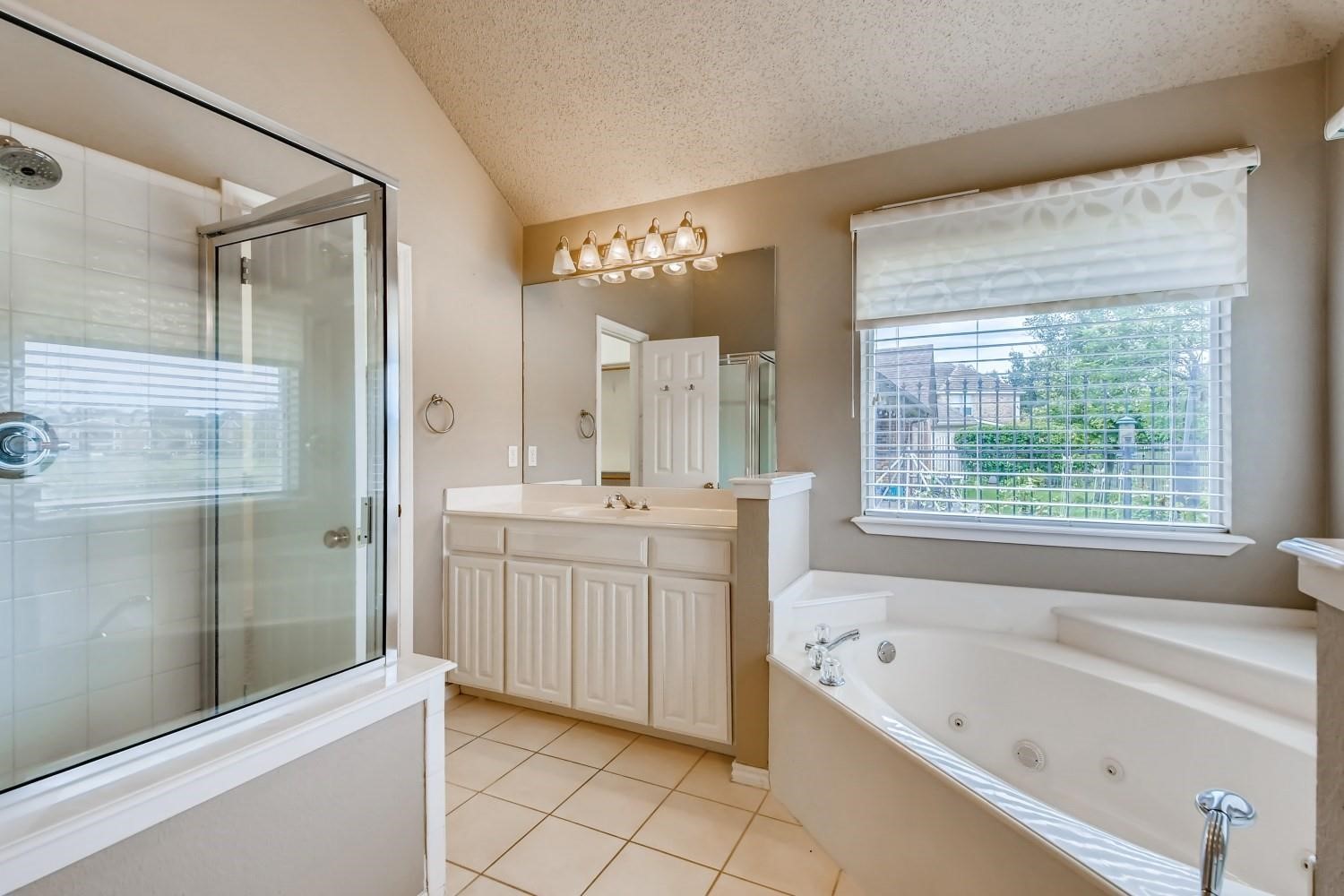 5930 River Bend Drive Benbrook TX 76132