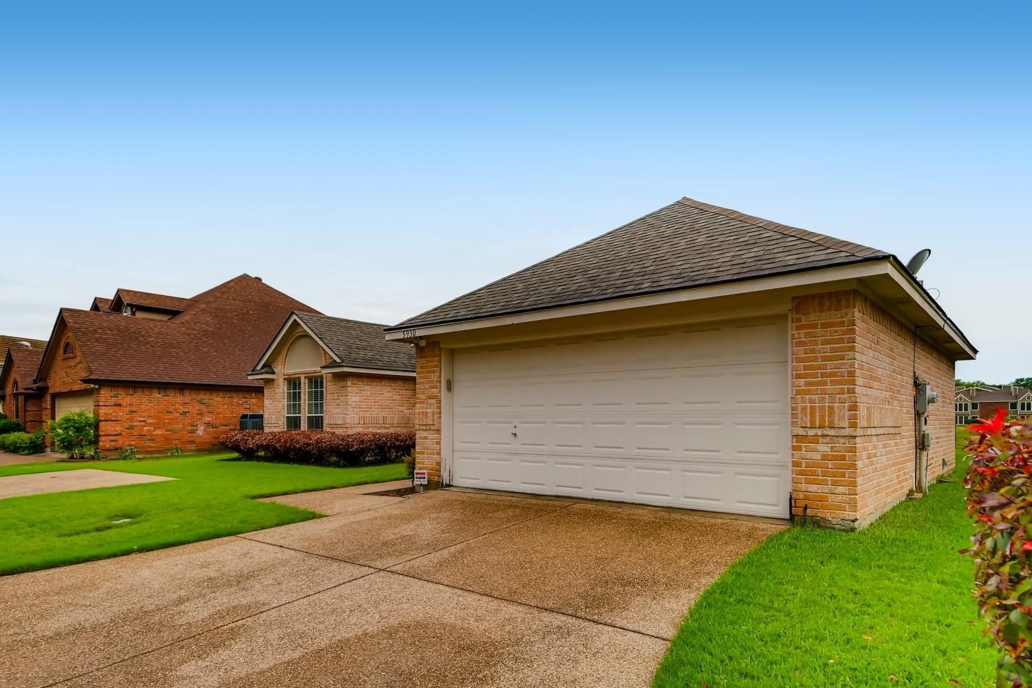 5930 River Bend Drive Benbrook TX 76132