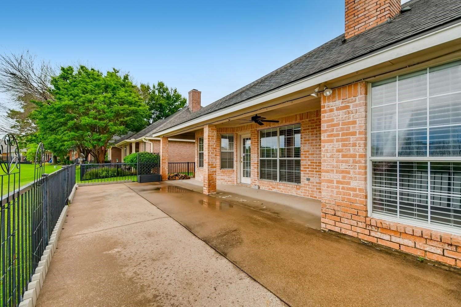 5930 River Bend Drive Benbrook TX 76132