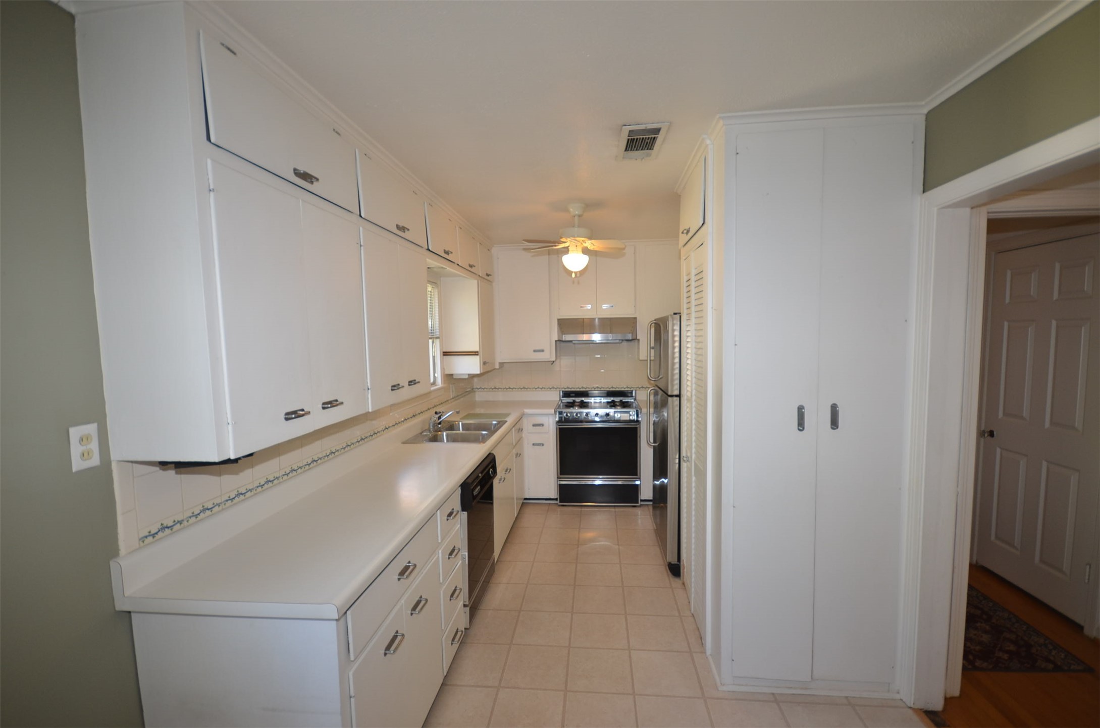6611 Anita Street Dallas TX 75214