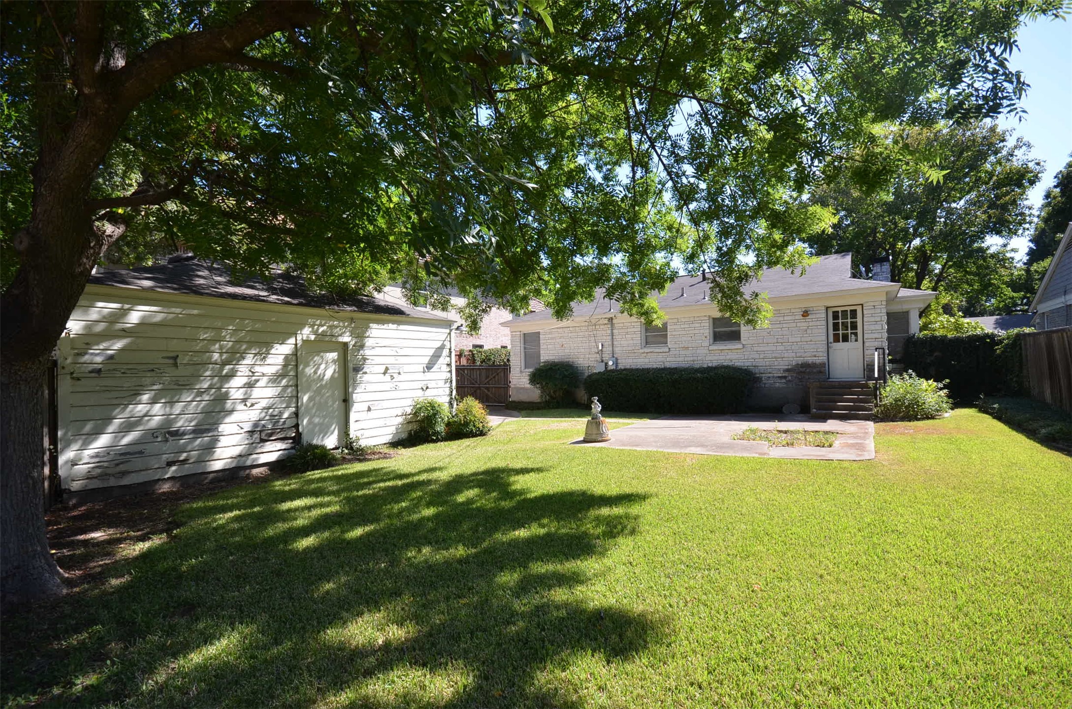 6611 Anita Street Dallas TX 75214