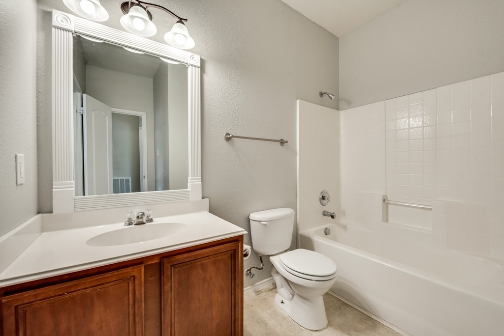 10413 Trevino Lane Benbrook TX 76126