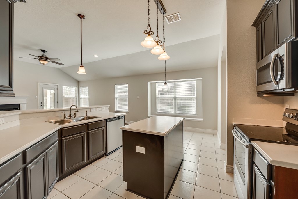 10413 Trevino Lane Benbrook TX 76126