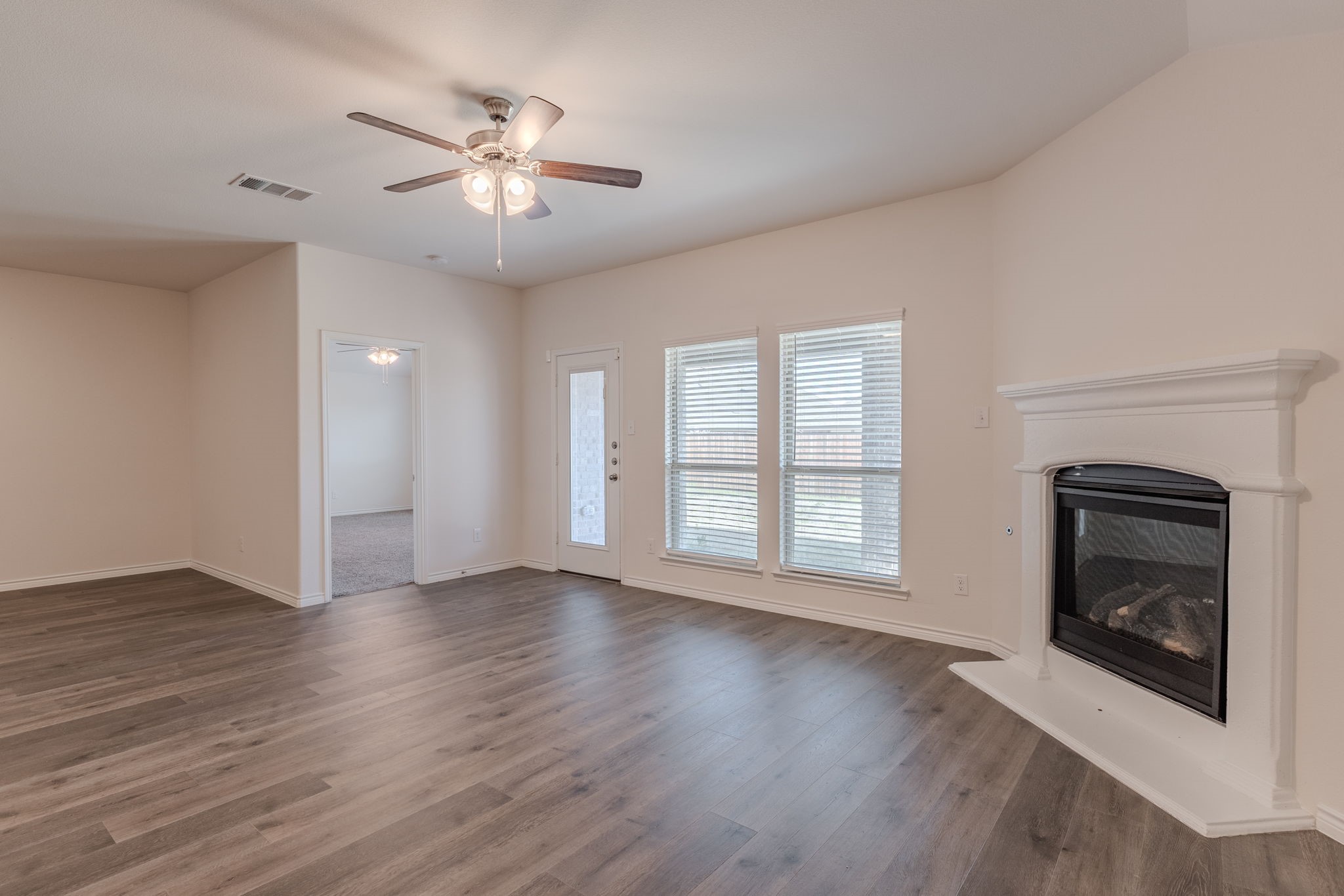 2902 Trusting Way Aubrey TX 76227
