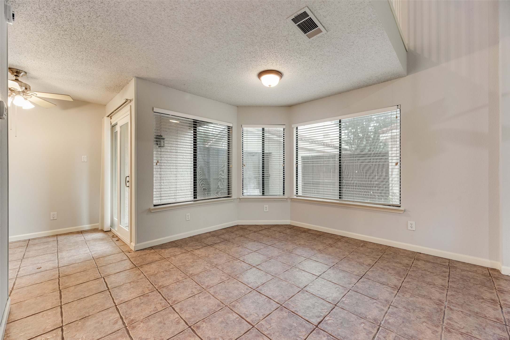 511 Ranch Trail Irving TX 75063