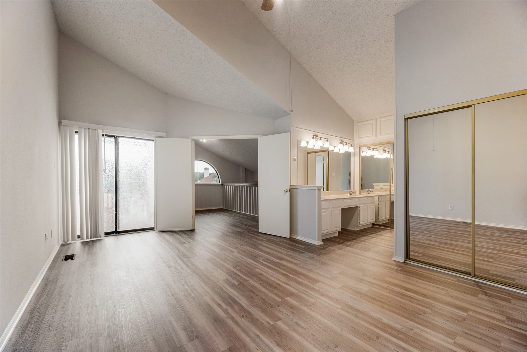 511 Ranch Trail Irving TX 75063