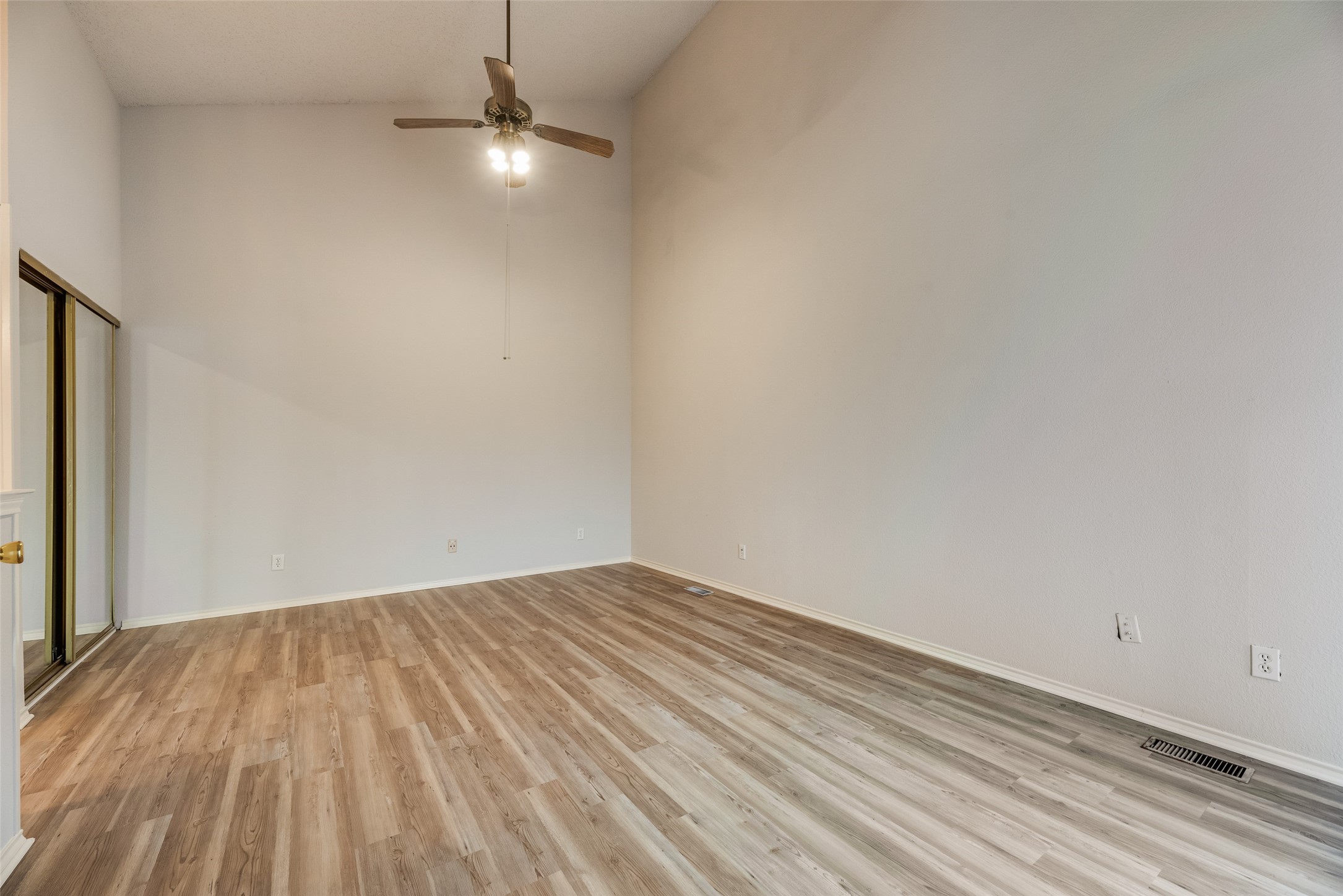 511 Ranch Trail Irving TX 75063