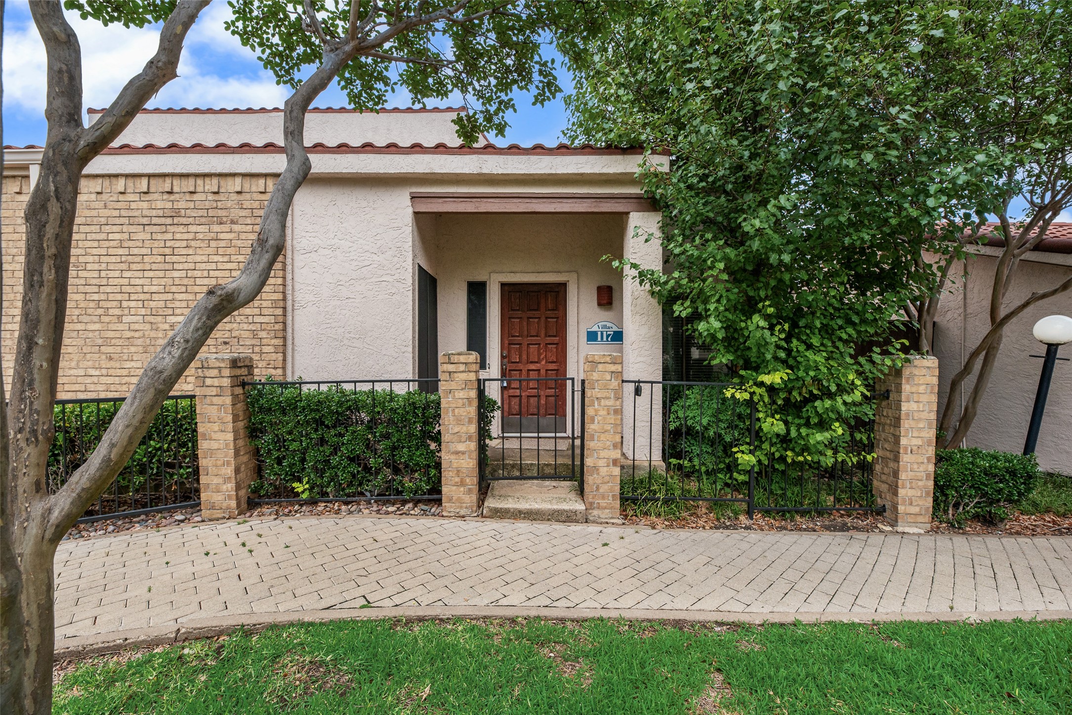 511 Ranch Trail Irving TX 75063