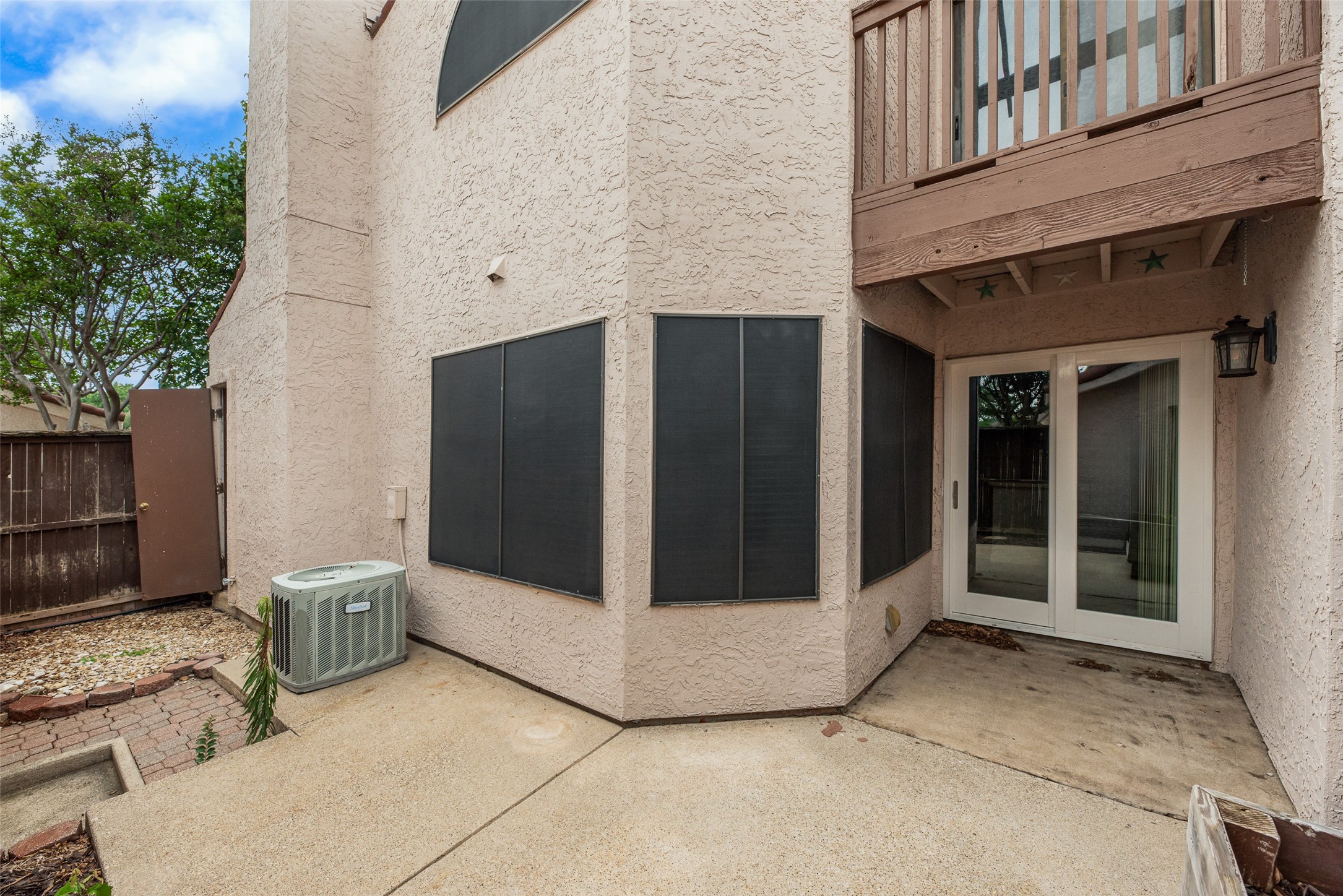 511 Ranch Trail Irving TX 75063