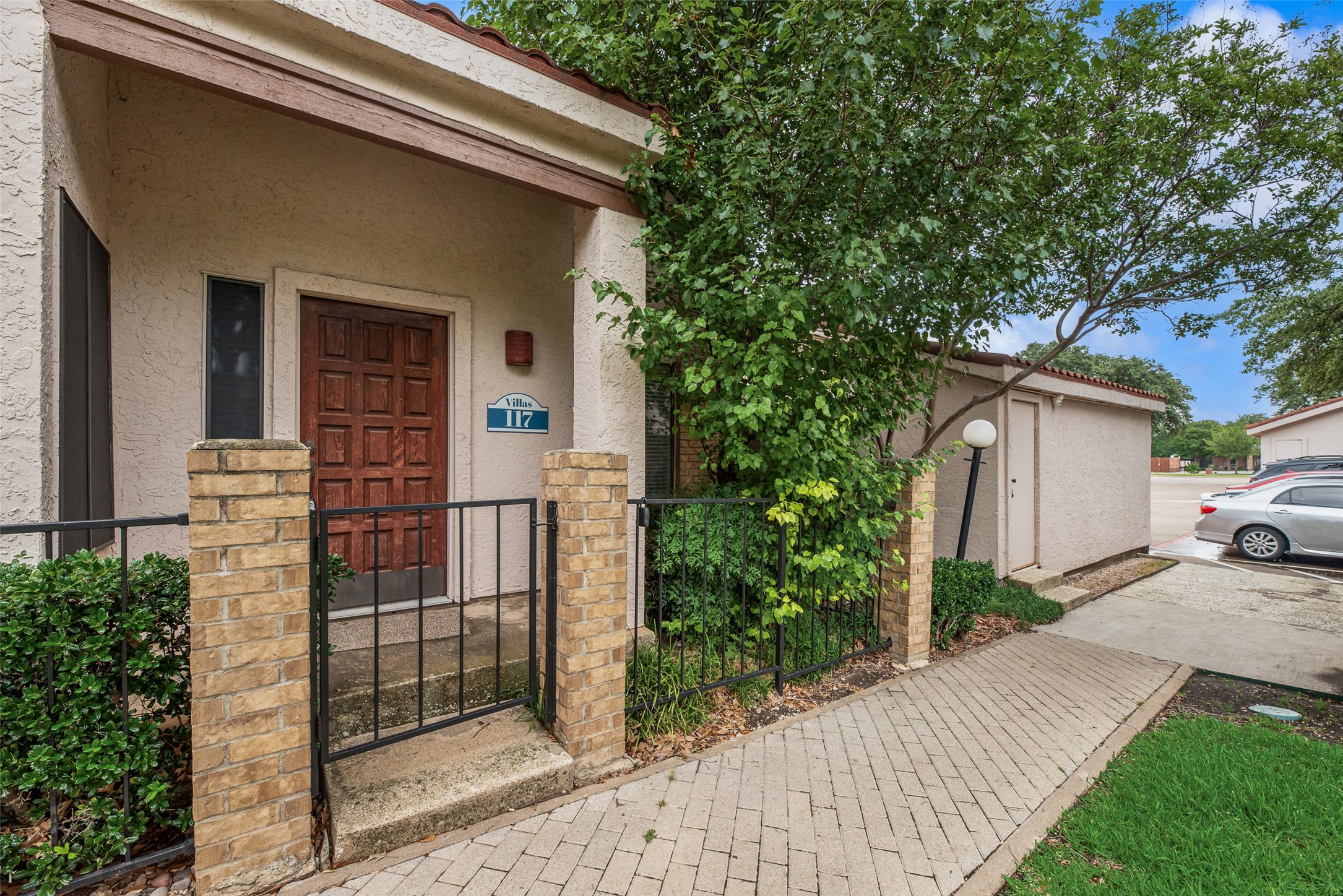511 Ranch Trail Irving TX 75063
