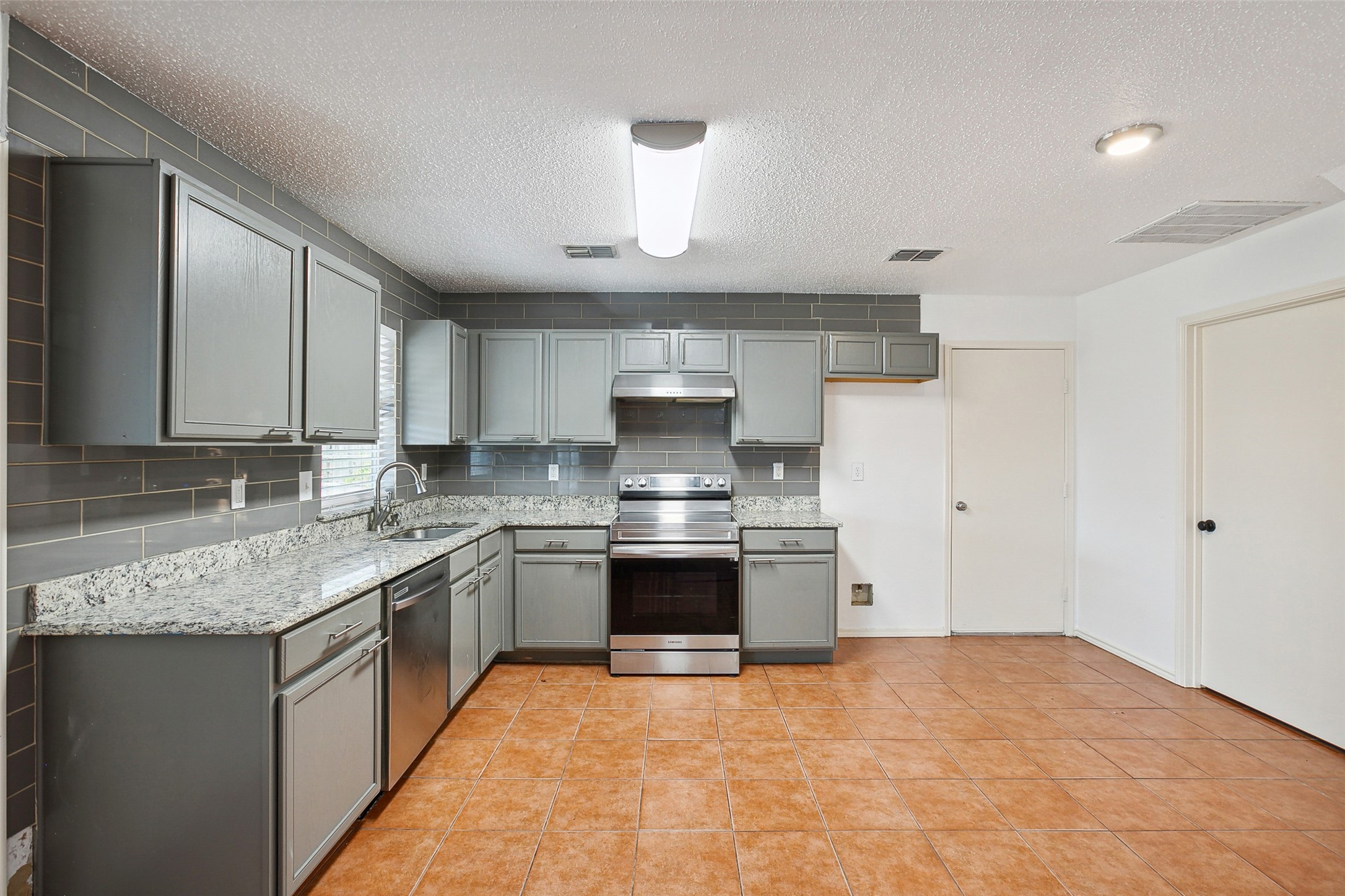 245 Queen Annes Drive Burleson TX 76028