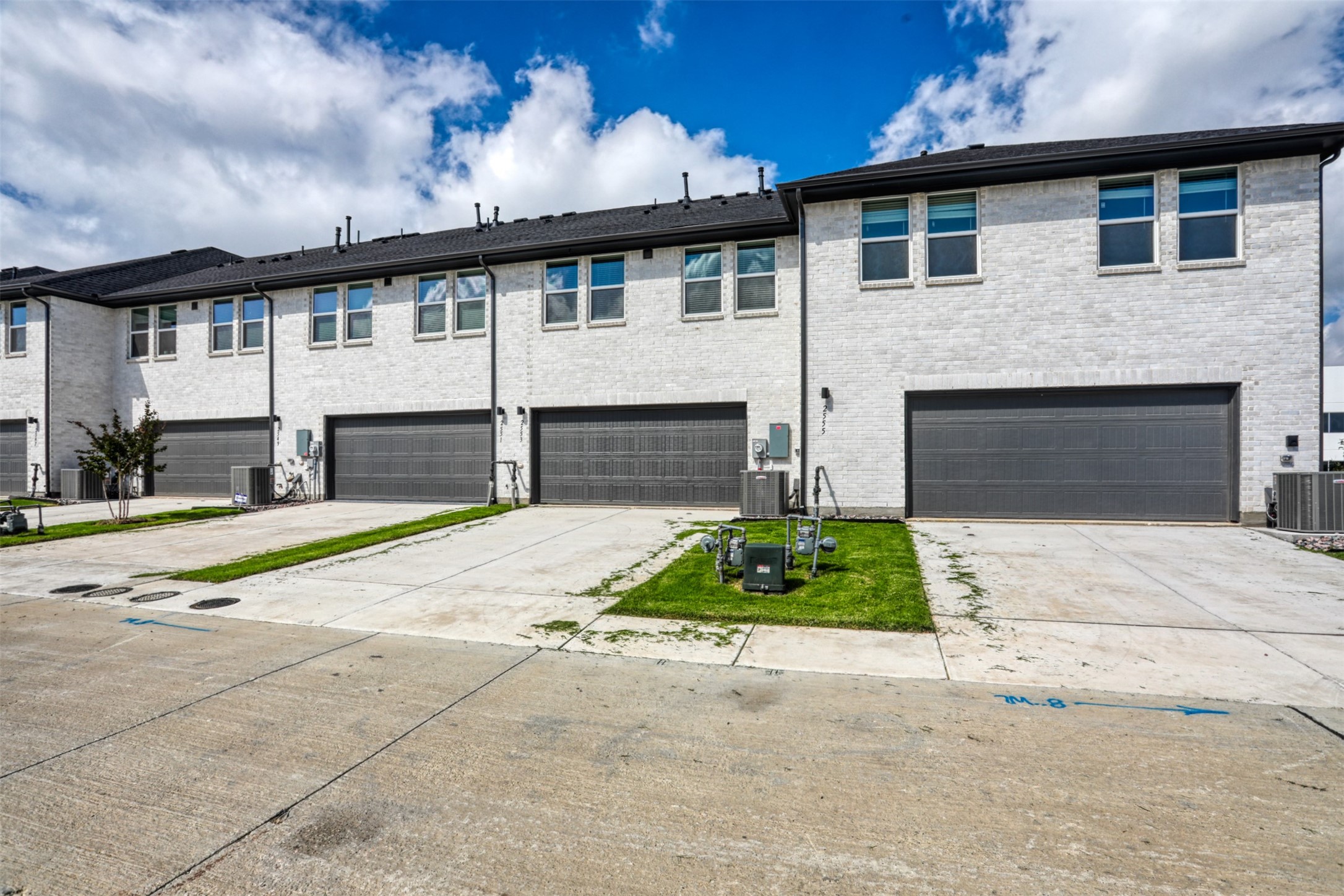 2553 Huxley Mews Allen TX 75013