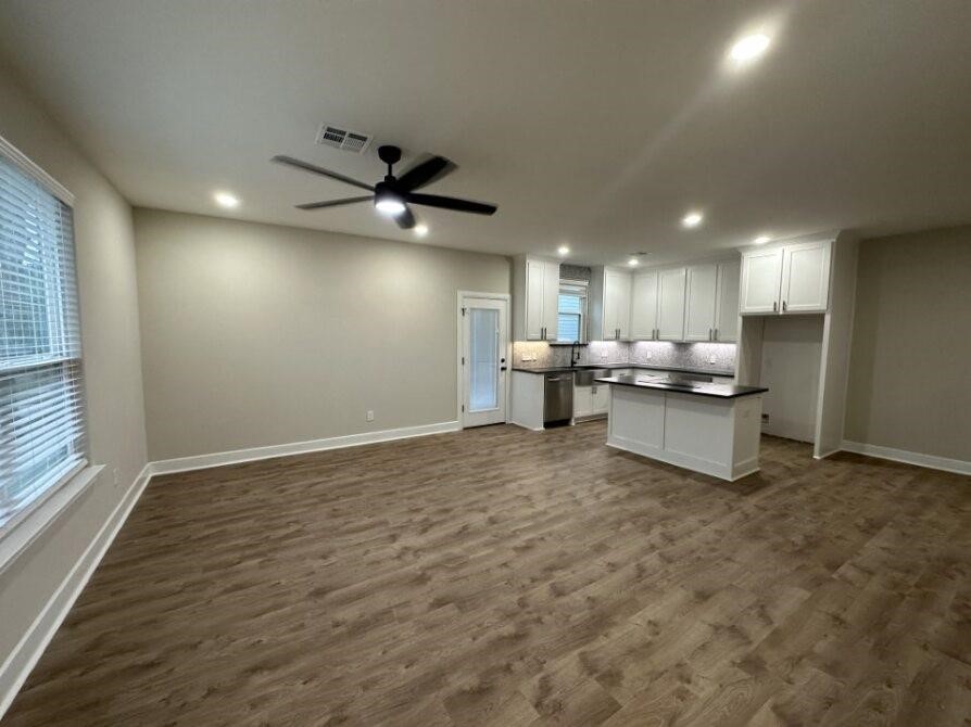 914 W Baker Street Denison TX 75020