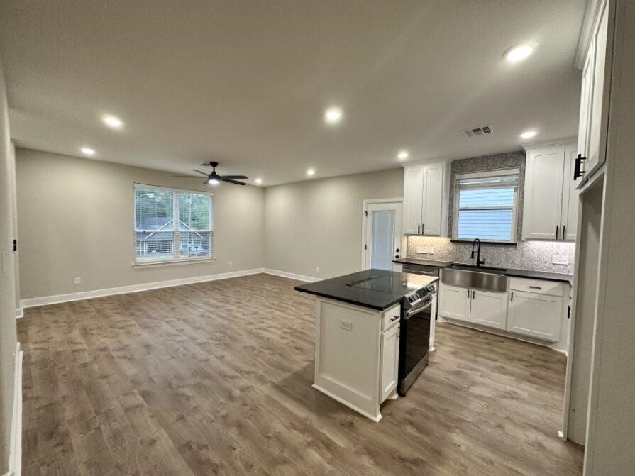 914 W Baker Street Denison TX 75020