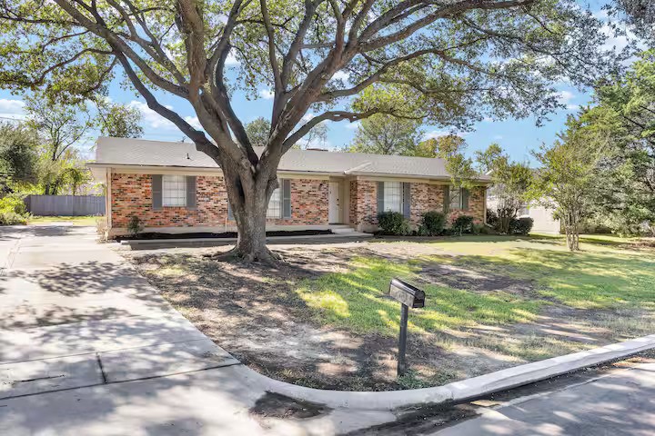3170 Golfing Green Drive Farmers Branch TX 75234