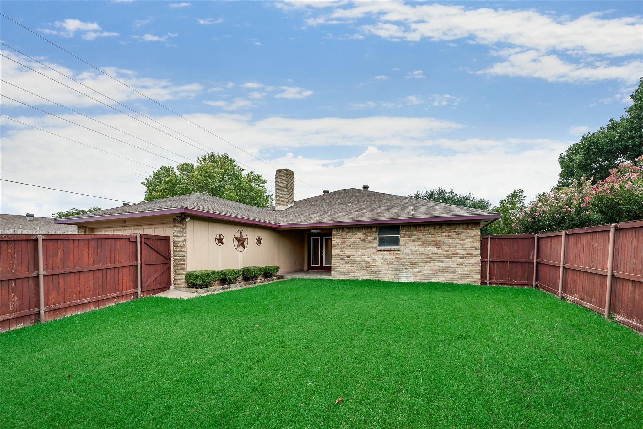 1006 Mayapple Drive Garland TX 75043