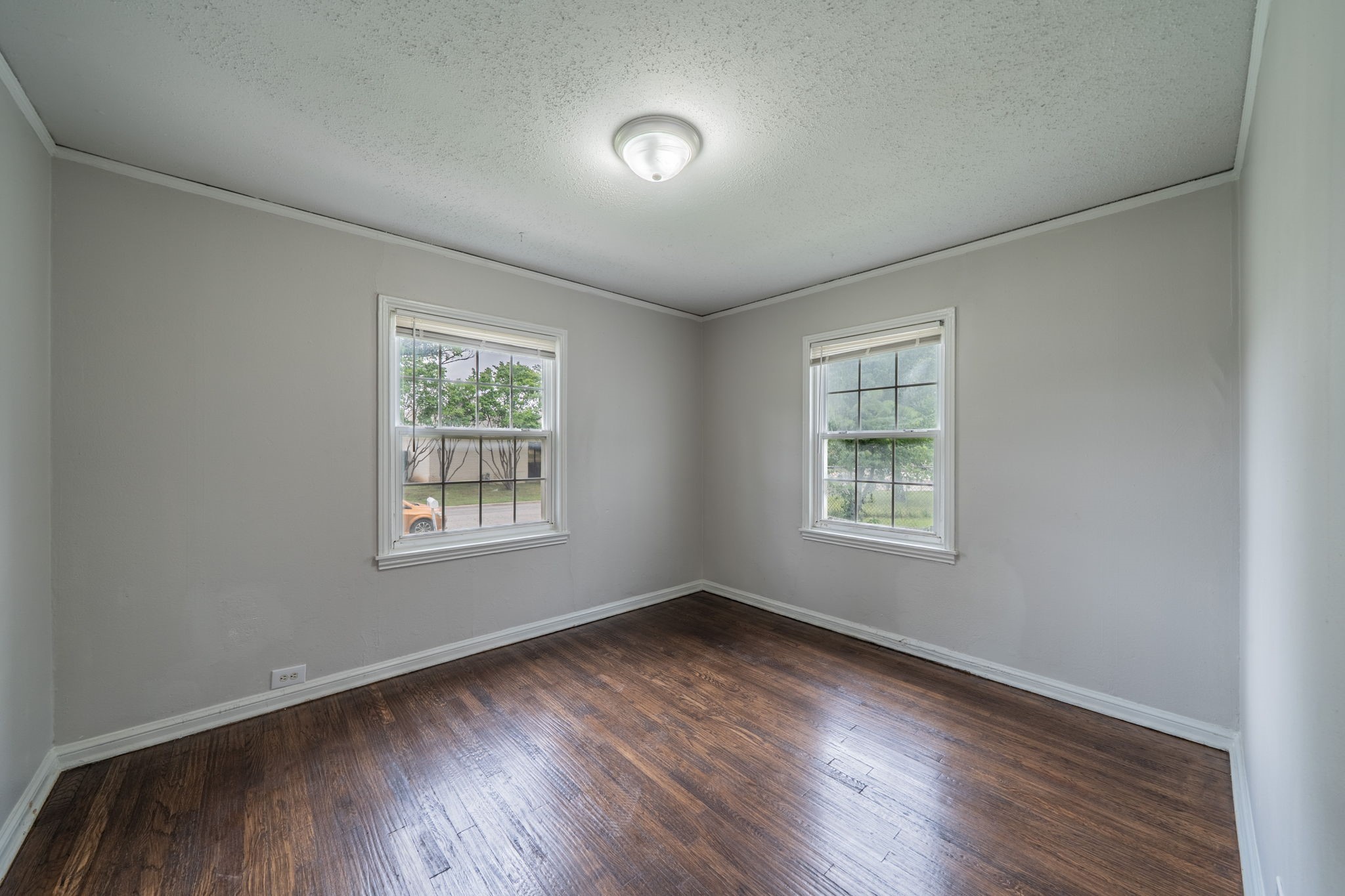 1155 Greenbrier Drive River Oaks TX 76114