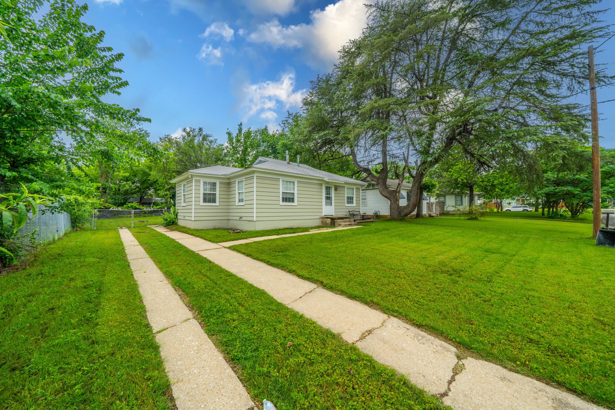 1155 Greenbrier Drive River Oaks TX 76114
